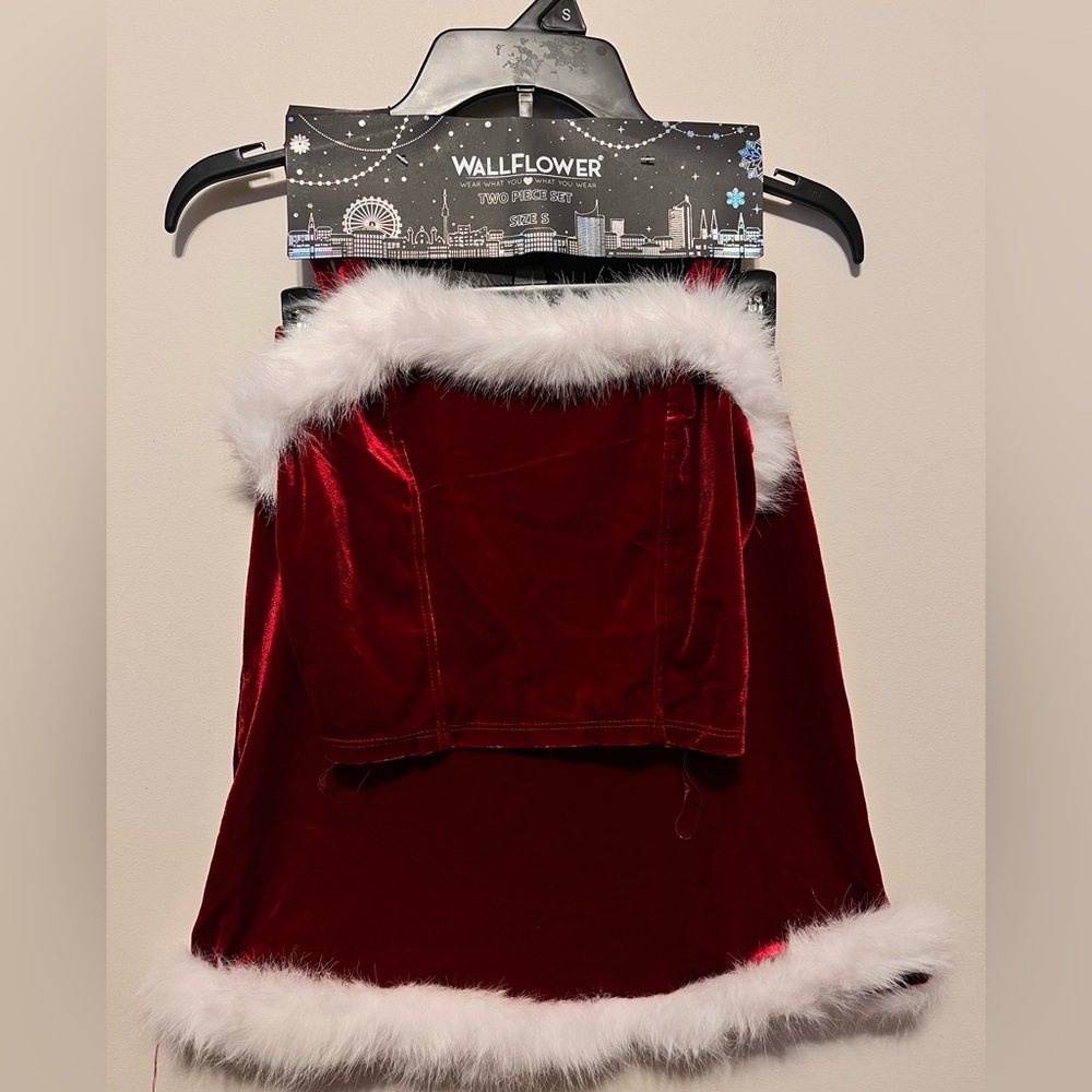 Wallflower Mrs Claus Fur Trimmed Velour Cropped Cami & Mini Skirt Small NWT - Picture 3 of 13